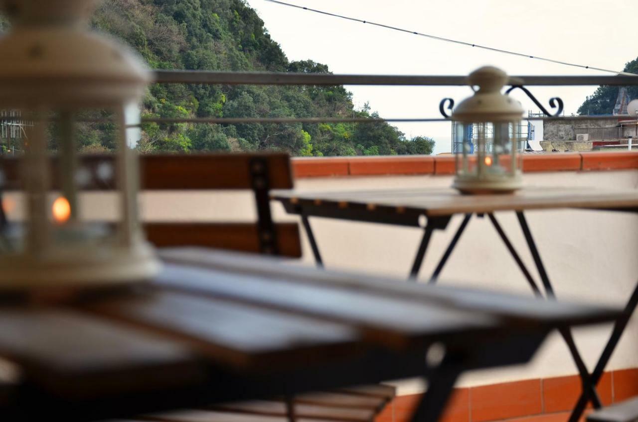 Amalfi Coast Couette-café